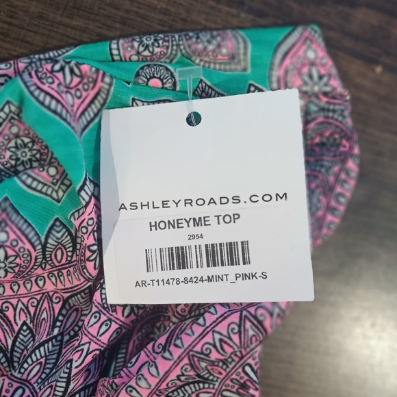 Ashley roads (honey me) top. Teal and pink Mandela print  NWT - Picture 4 of 5